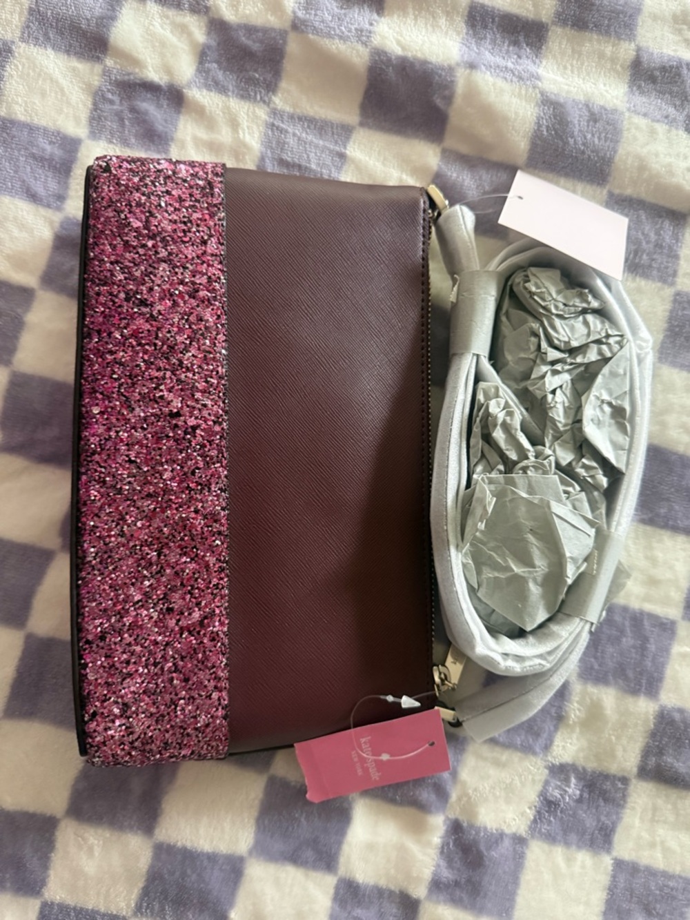 Kate Spade Cherrywood Crossbody with mixed pink/silver Glitter Accents 🍒 💖 - Picture 4 of 7